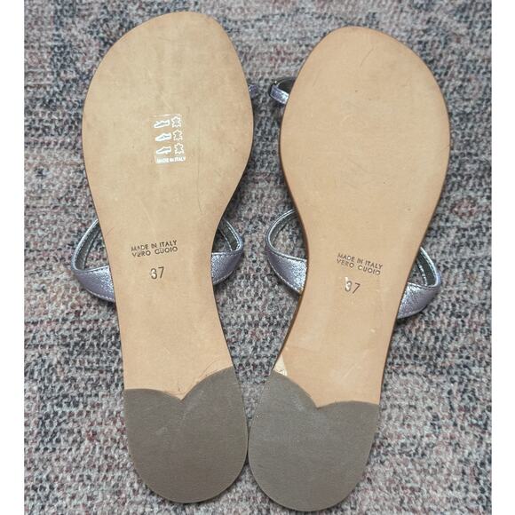 Giuseppe Zanotti Swarovski Crystal-Embellished Toe Ring Metallic Leather Sandals - Picture 5 of 6